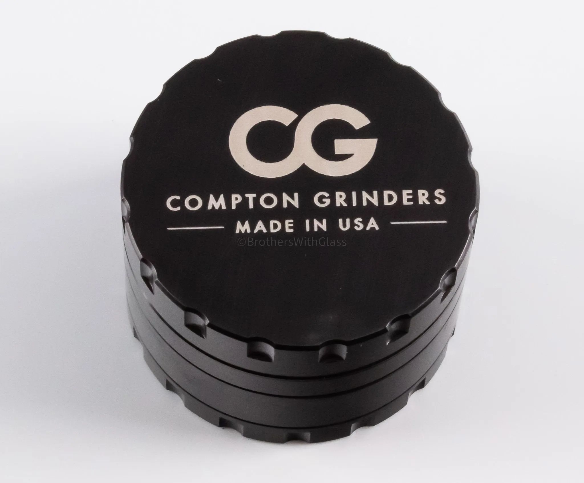 2 In Compton Grinders Small 4 Piece Grinder with Bonus Tool