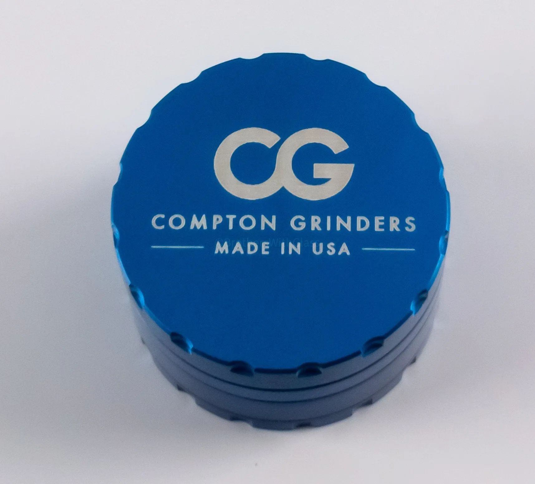 2 In Compton Grinders Small 4 Piece Grinder with Bonus Tool