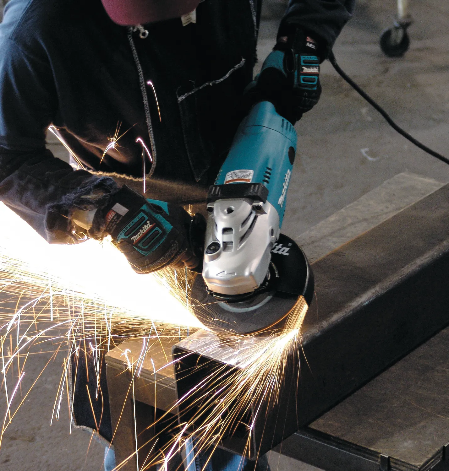 Makita GA7021 7" Angle Grinder