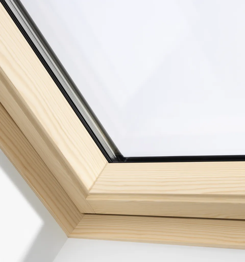 VELUX GGL MK06 306830 Triple Glazed Pine INTEGRA® SOLAR Window (78 x 118 cm)