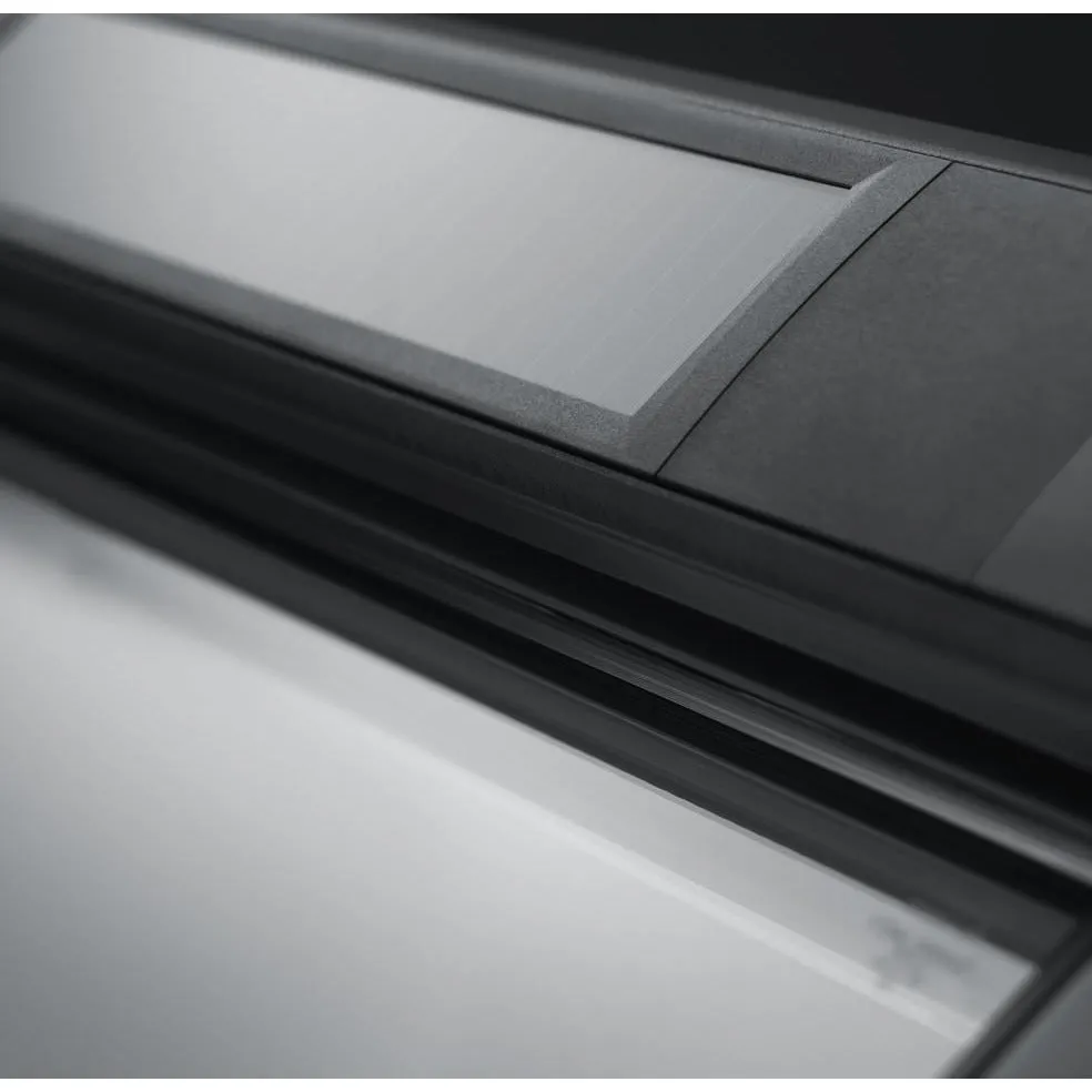 VELUX GGU UK04 007030 Maintenance Free Polyurethane INTEGRA® SOLAR Window (134 x 98 cm)